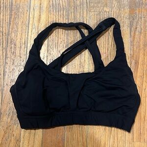 Size 6 C/D cup lululemon sports bra black